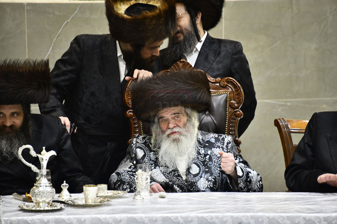 פורים בחצה"ק קרעטשניף י-ם