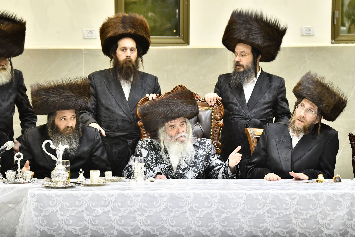 פורים בחצה"ק קרעטשניף י-ם