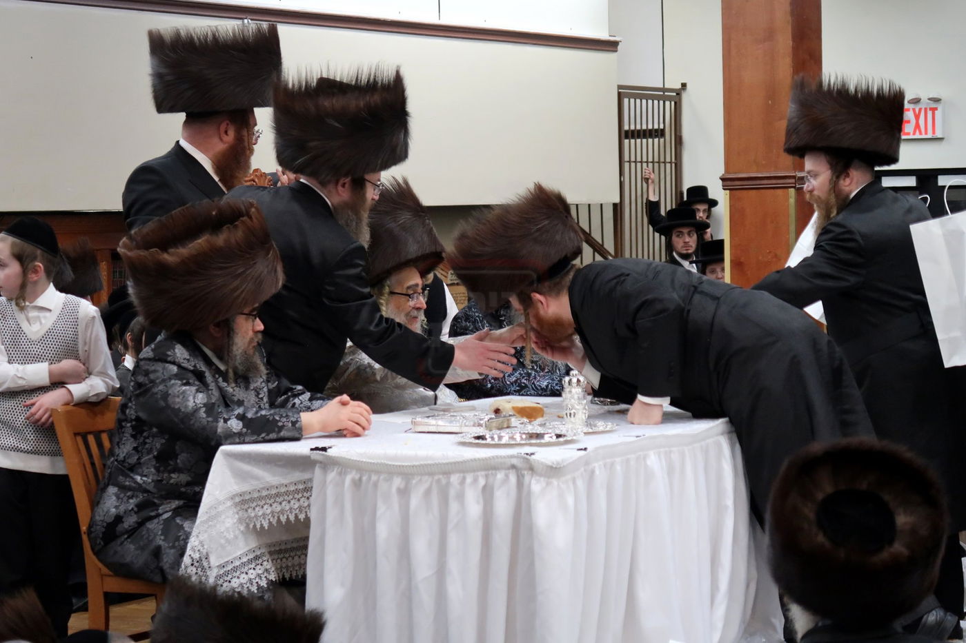 פורים בחצה"ק סאטמר