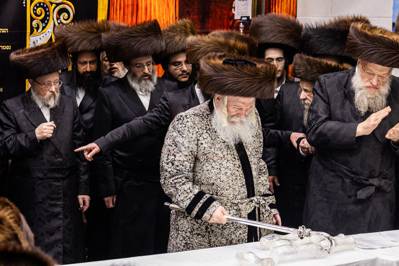 טיש שושן פורים בחצה"ק באבוב