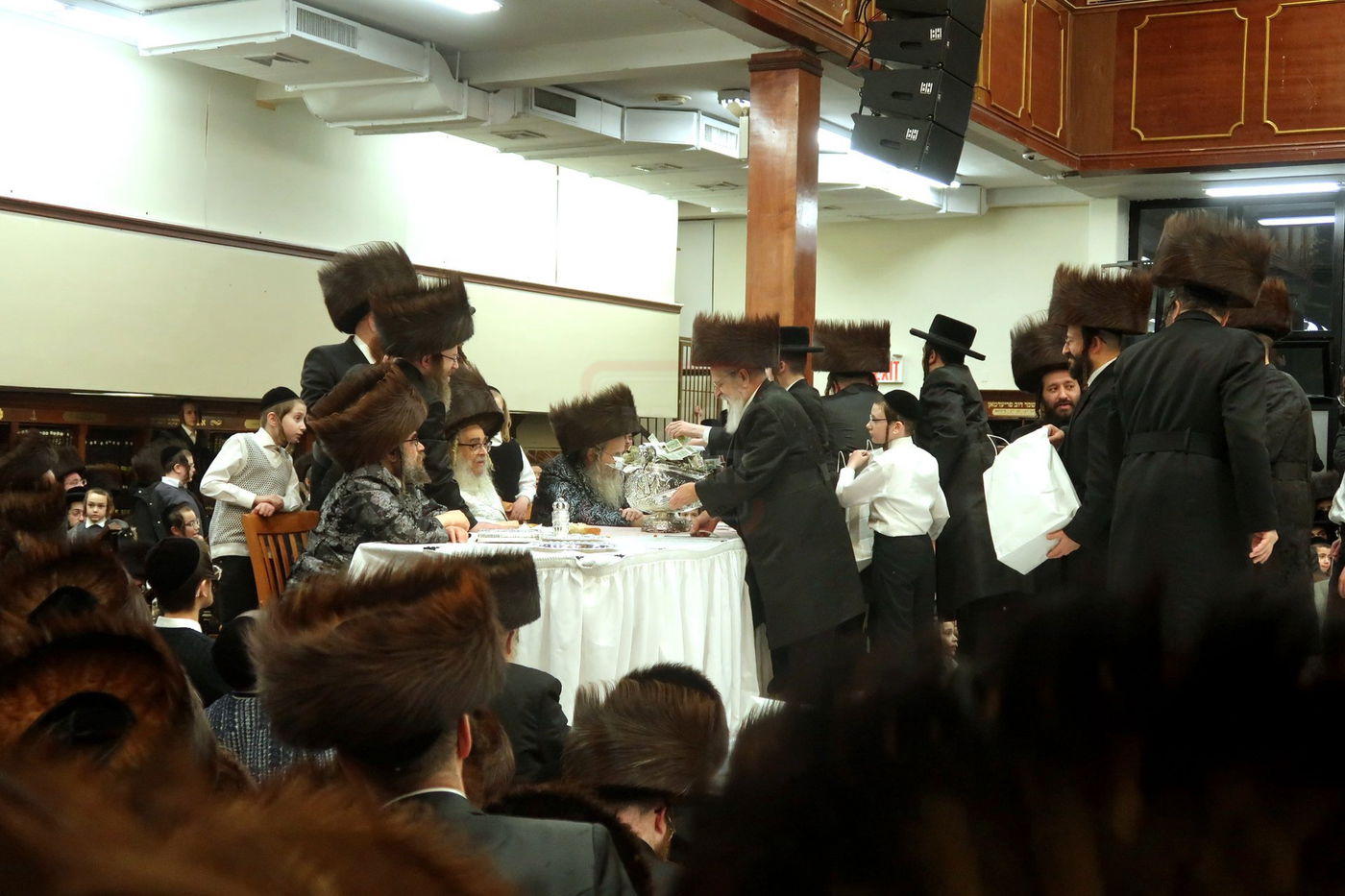 פורים בחצה"ק סאטמר