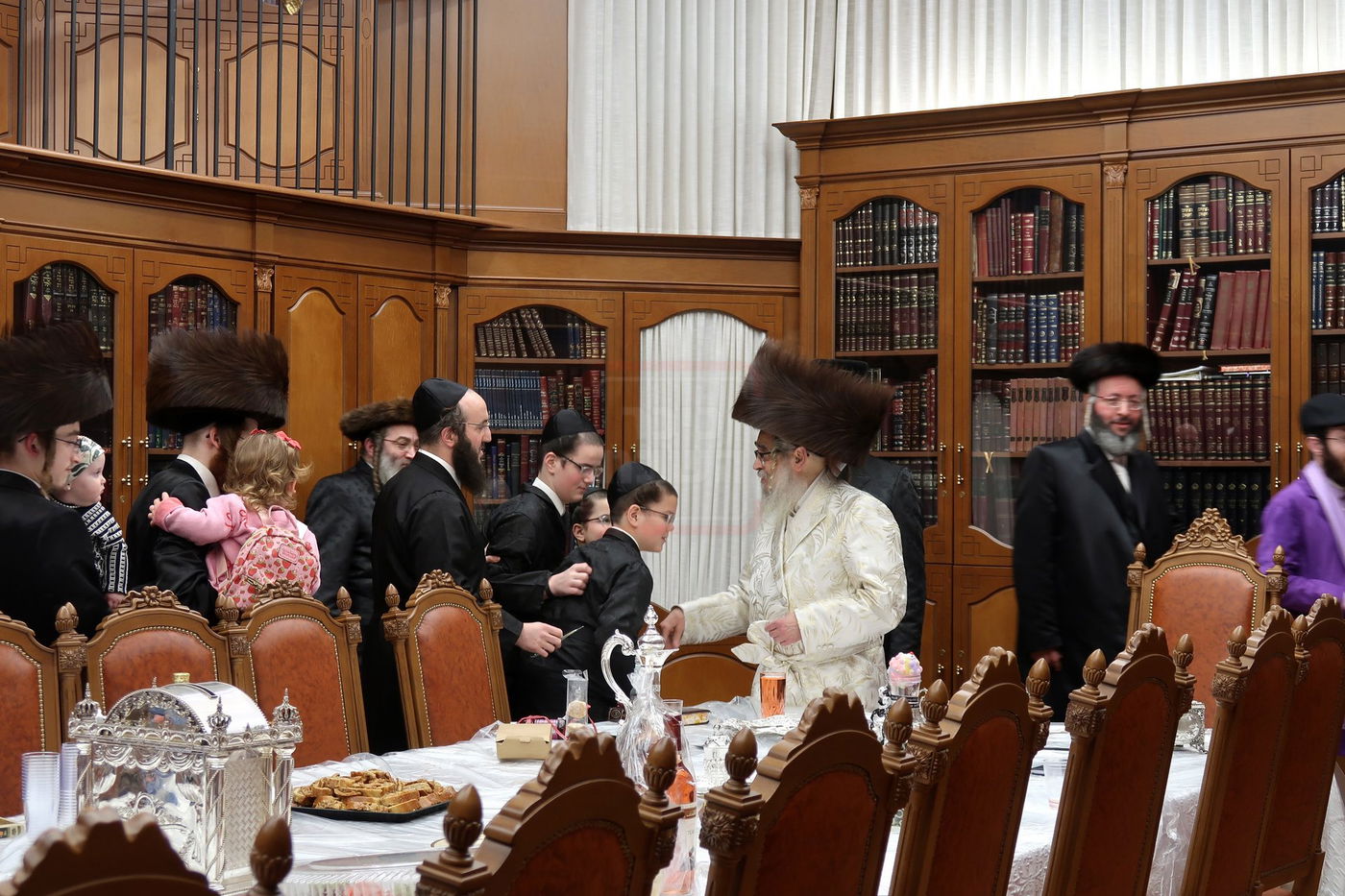 פורים בחצה"ק סאטמר