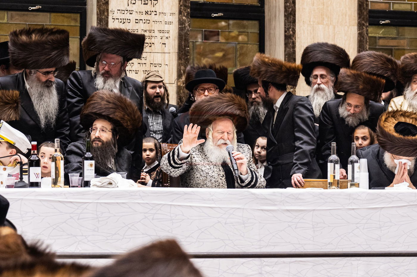 פורים בחצה"ק באבוב