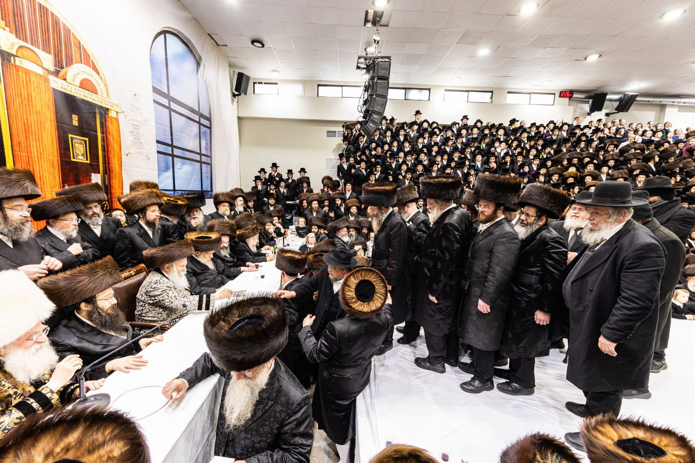 טיש שושן פורים בחצה"ק באבוב