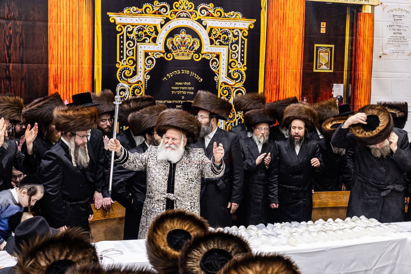 טיש שושן פורים בחצה"ק באבוב