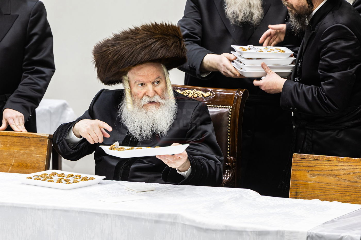 פורים בחצה"ק באבוב