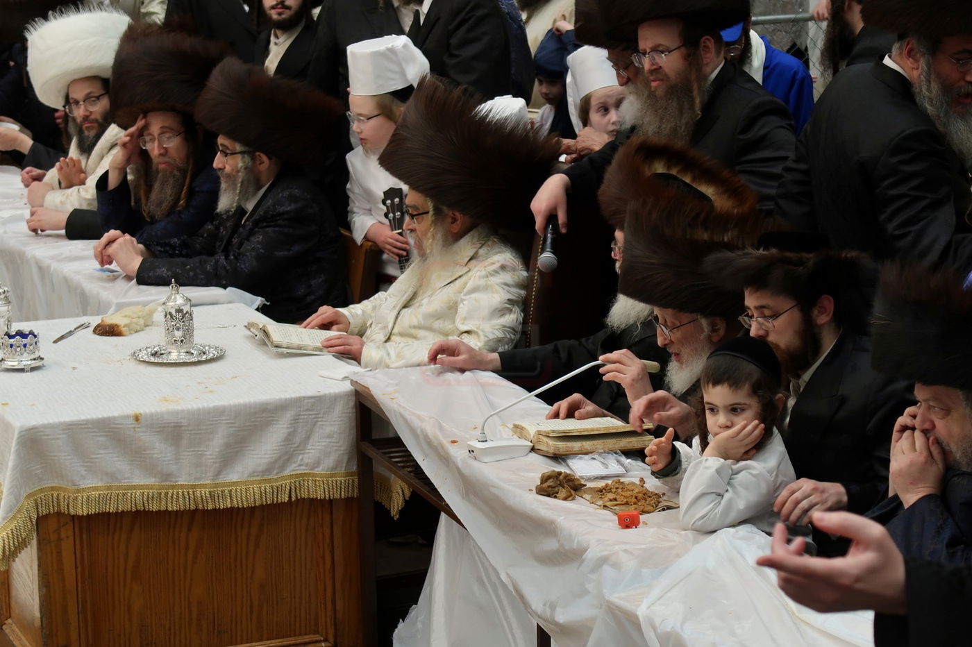 פורים בחצה"ק סאטמר