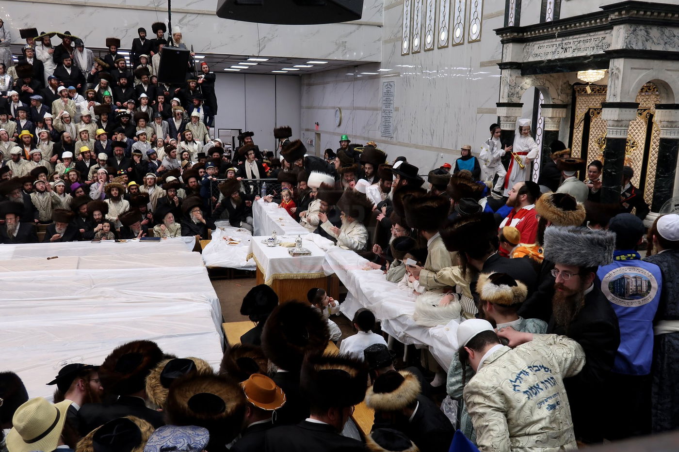 פורים בחצה"ק סאטמר