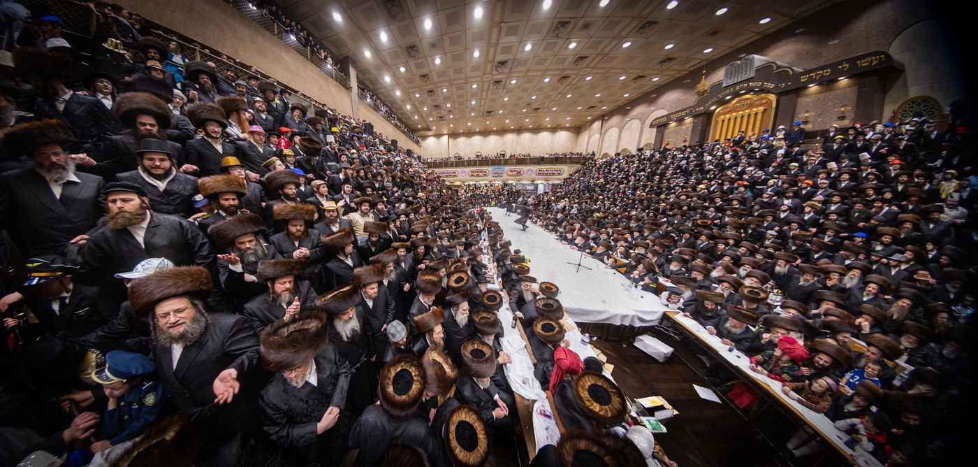 פורים בחצה"ק באבוב