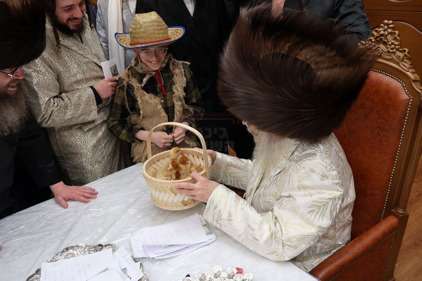 פורים בחצה"ק סאטמר