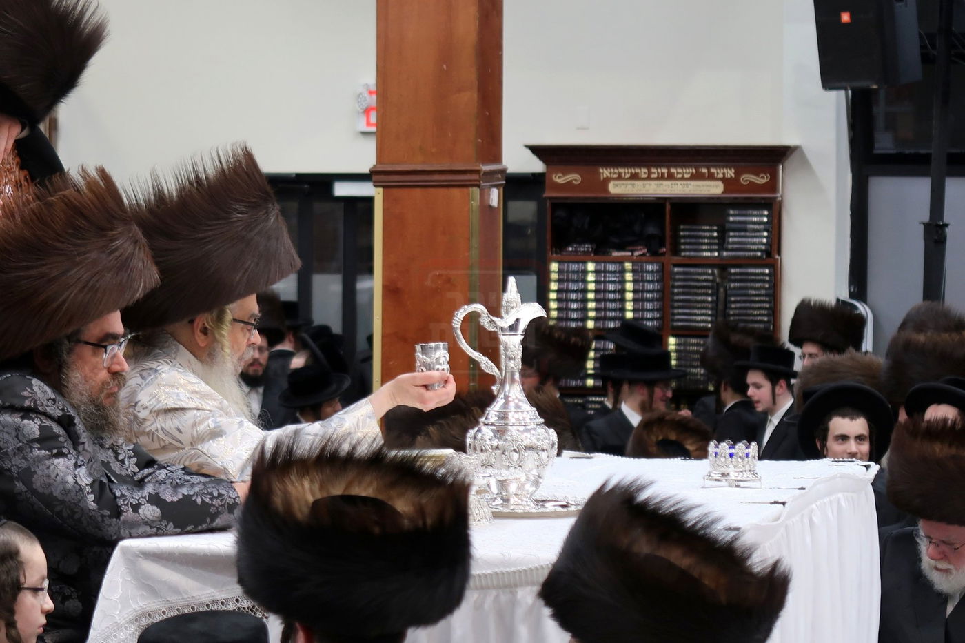 פורים בחצה"ק סאטמר