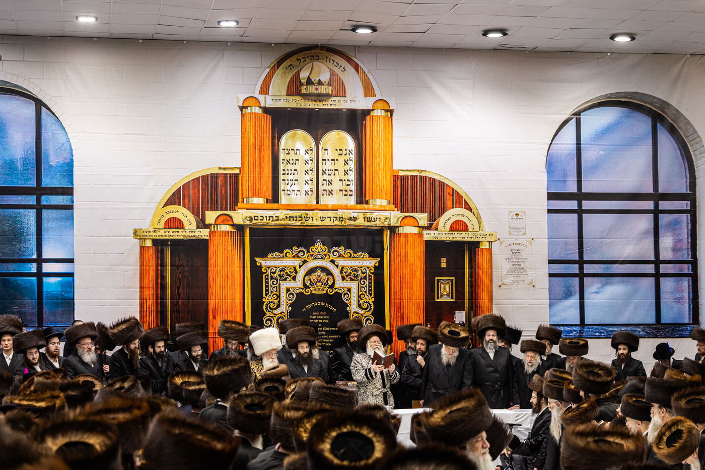 טיש שושן פורים בחצה"ק באבוב