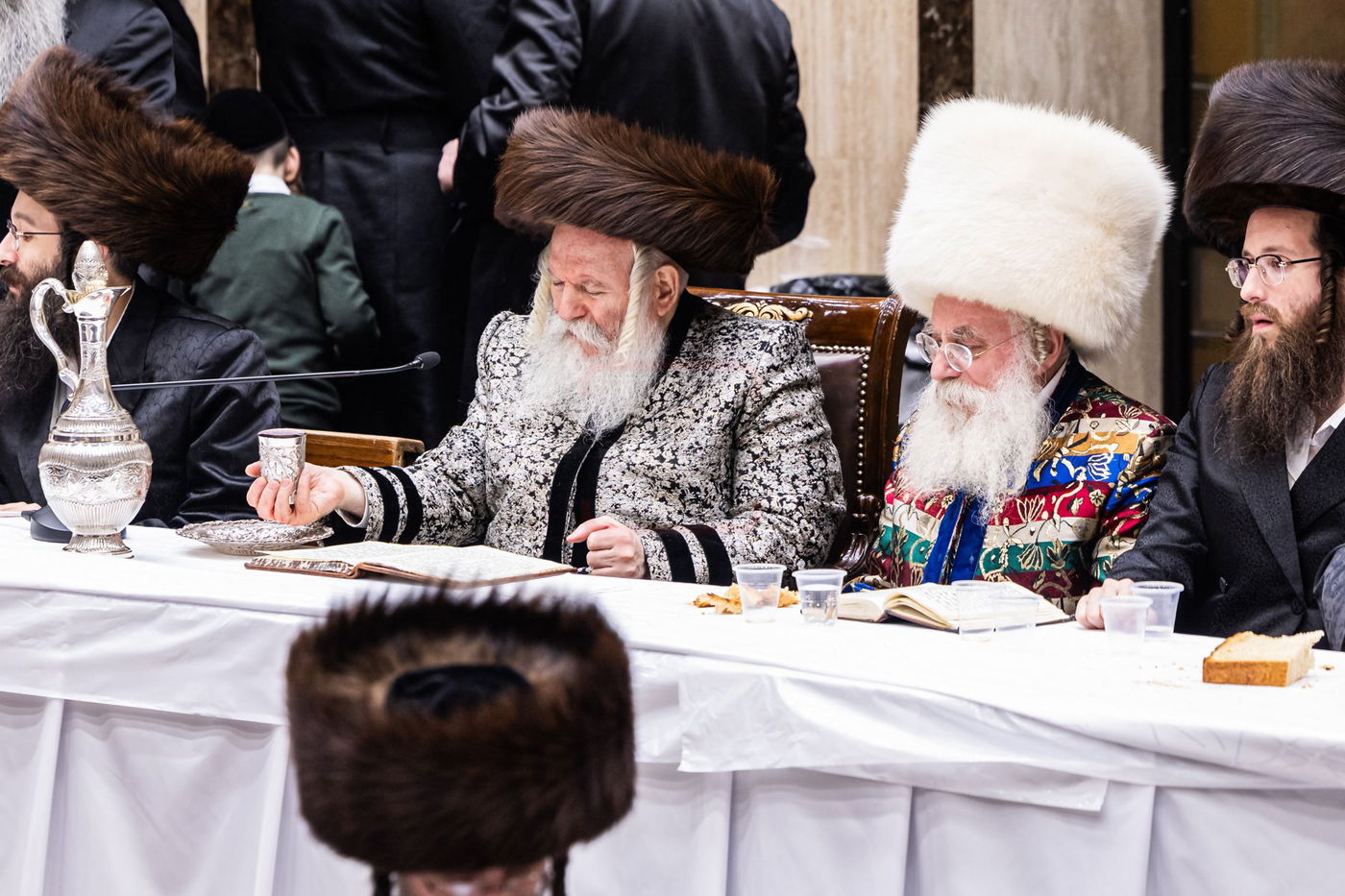 פורים בחצה"ק באבוב