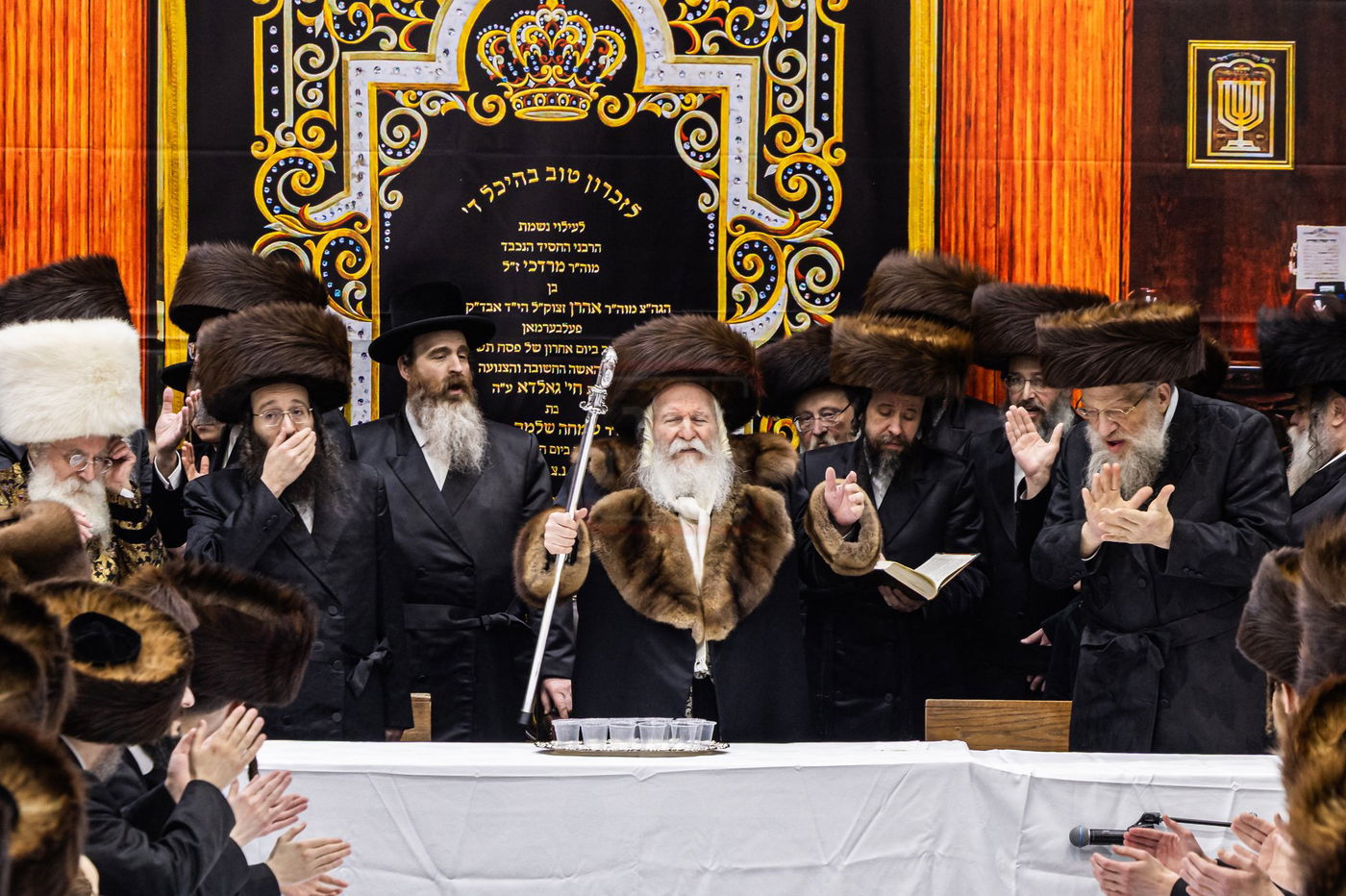 טיש שושן פורים בחצה"ק באבוב