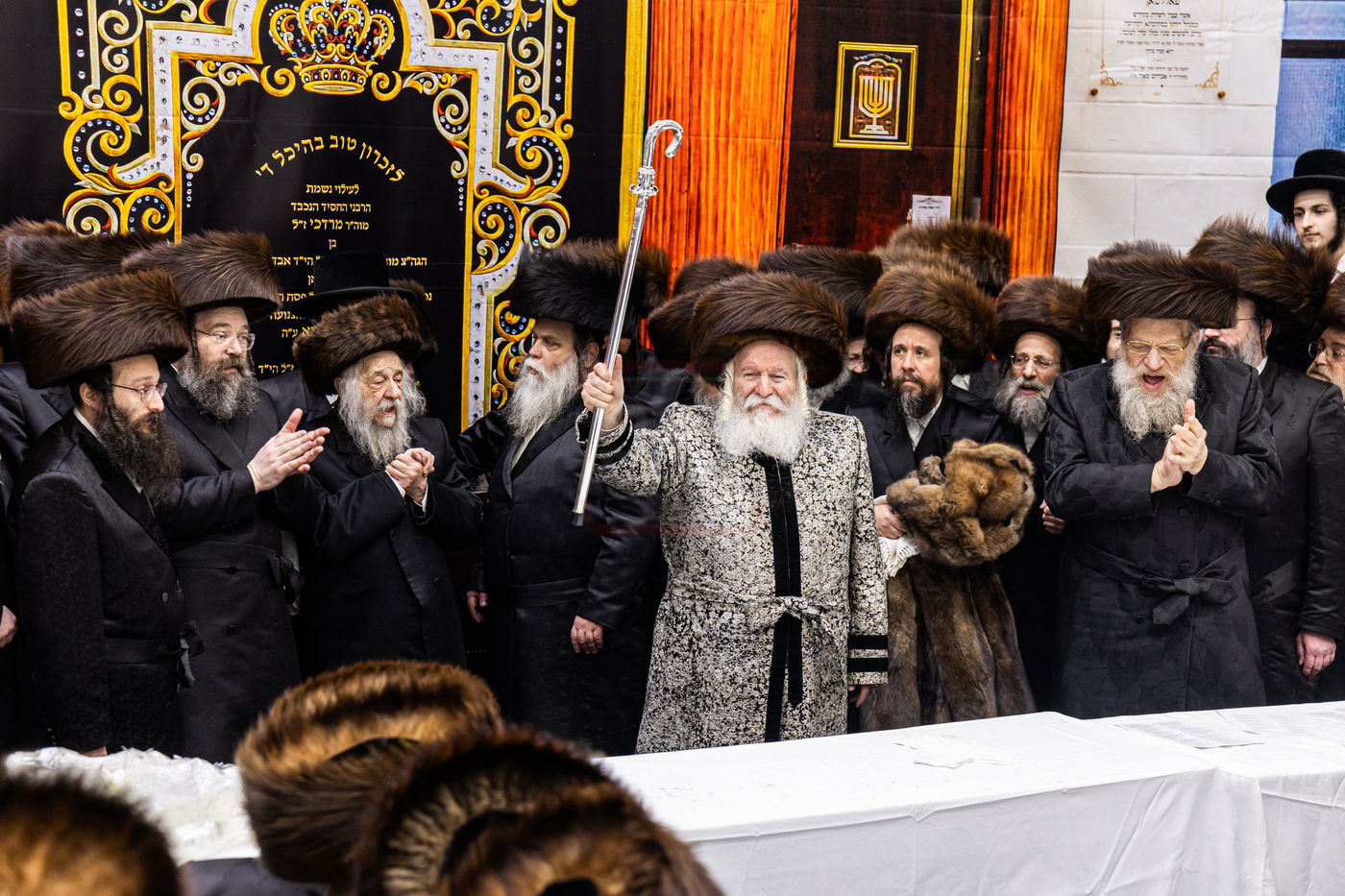 טיש שושן פורים בחצה"ק באבוב