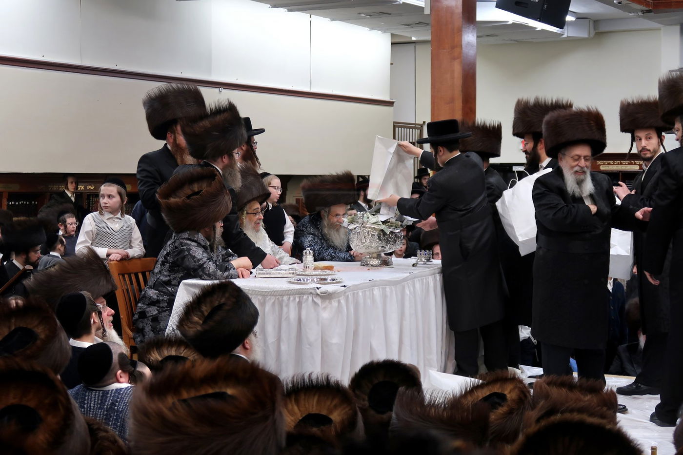 פורים בחצה"ק סאטמר