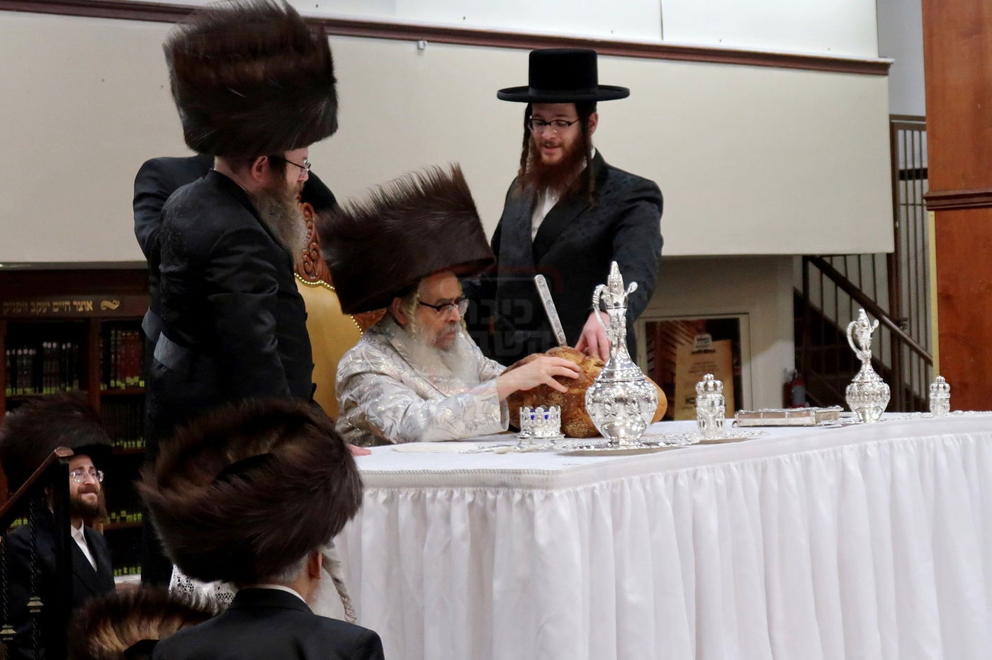 פורים בחצה"ק סאטמר