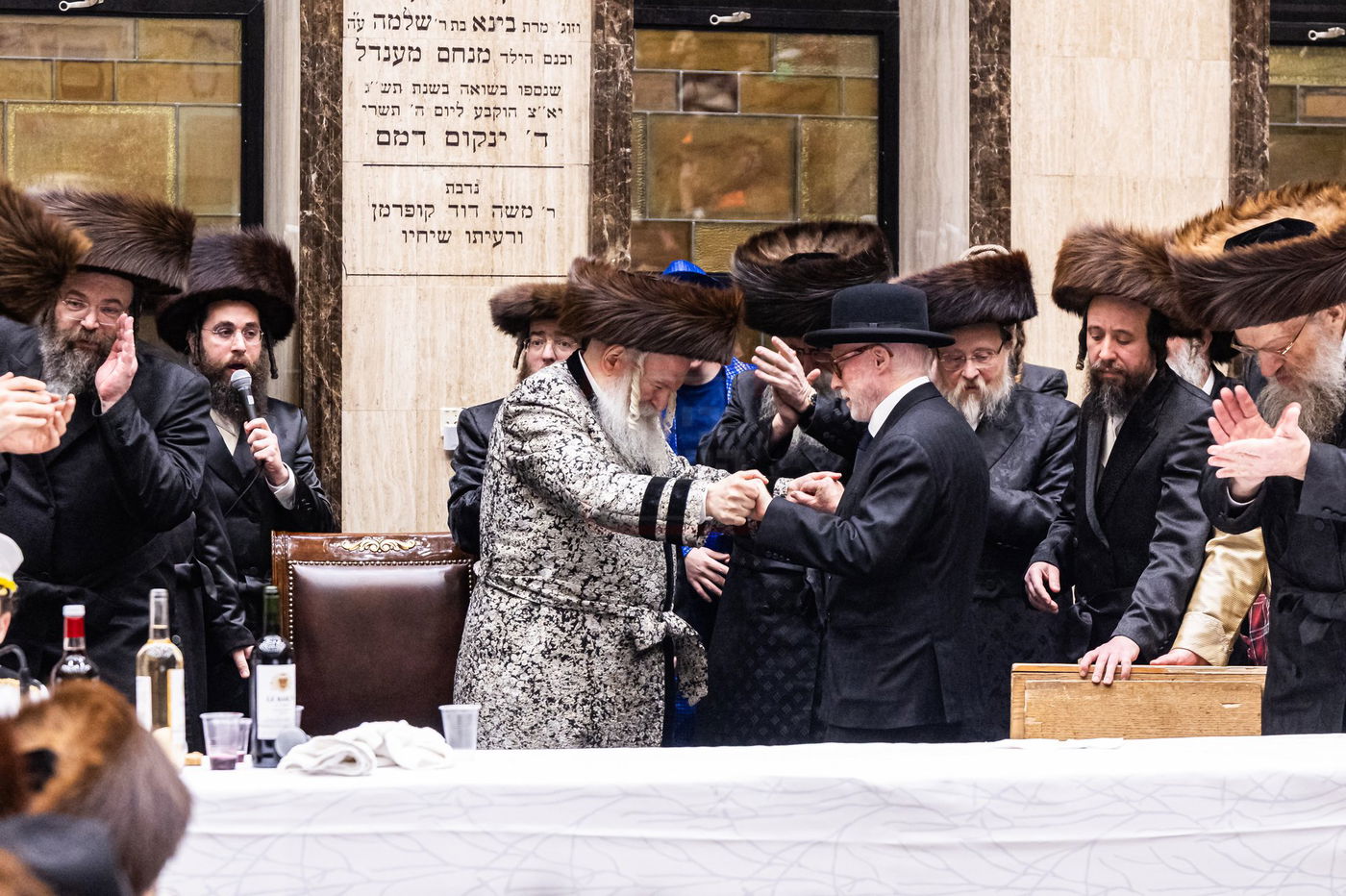 פורים בחצה"ק באבוב