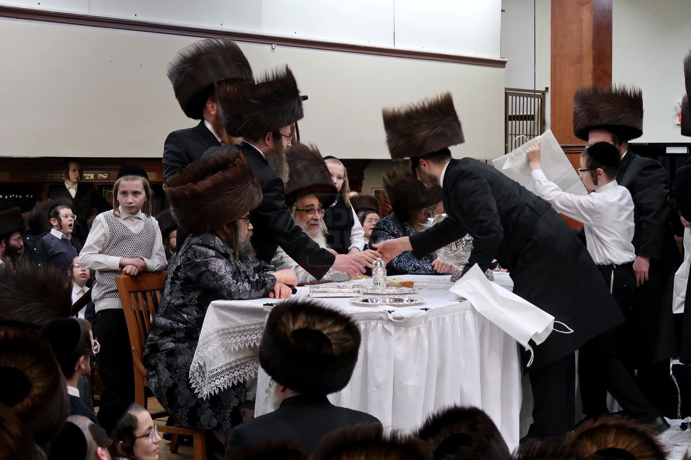 פורים בחצה"ק סאטמר