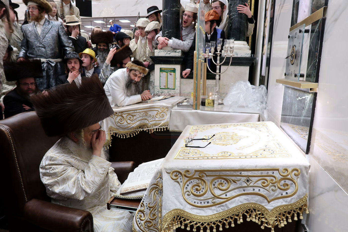 פורים בחצה"ק סאטמר