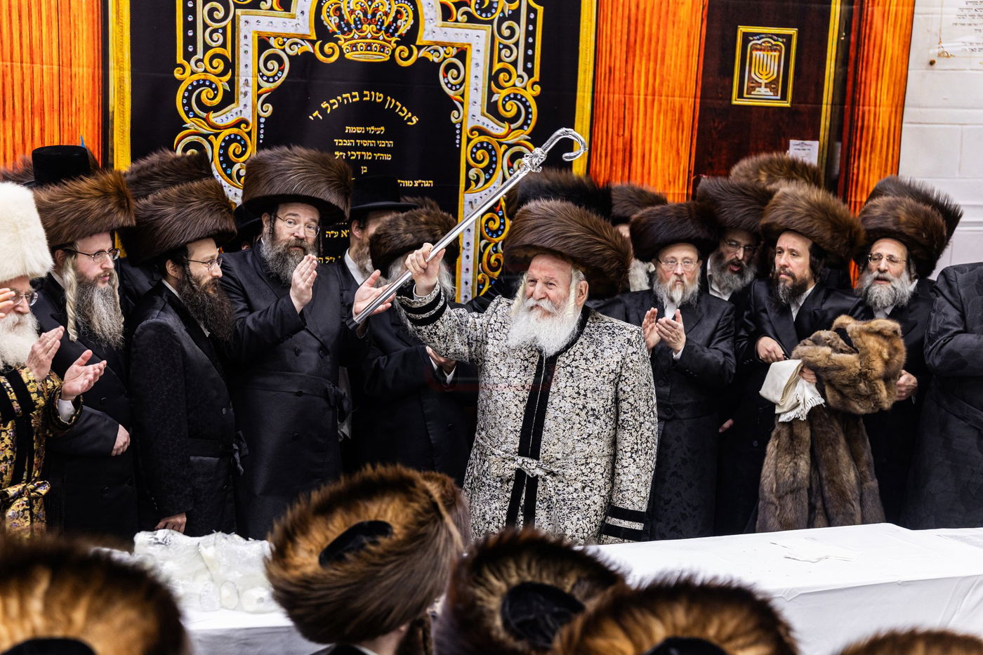 טיש שושן פורים בחצה"ק באבוב