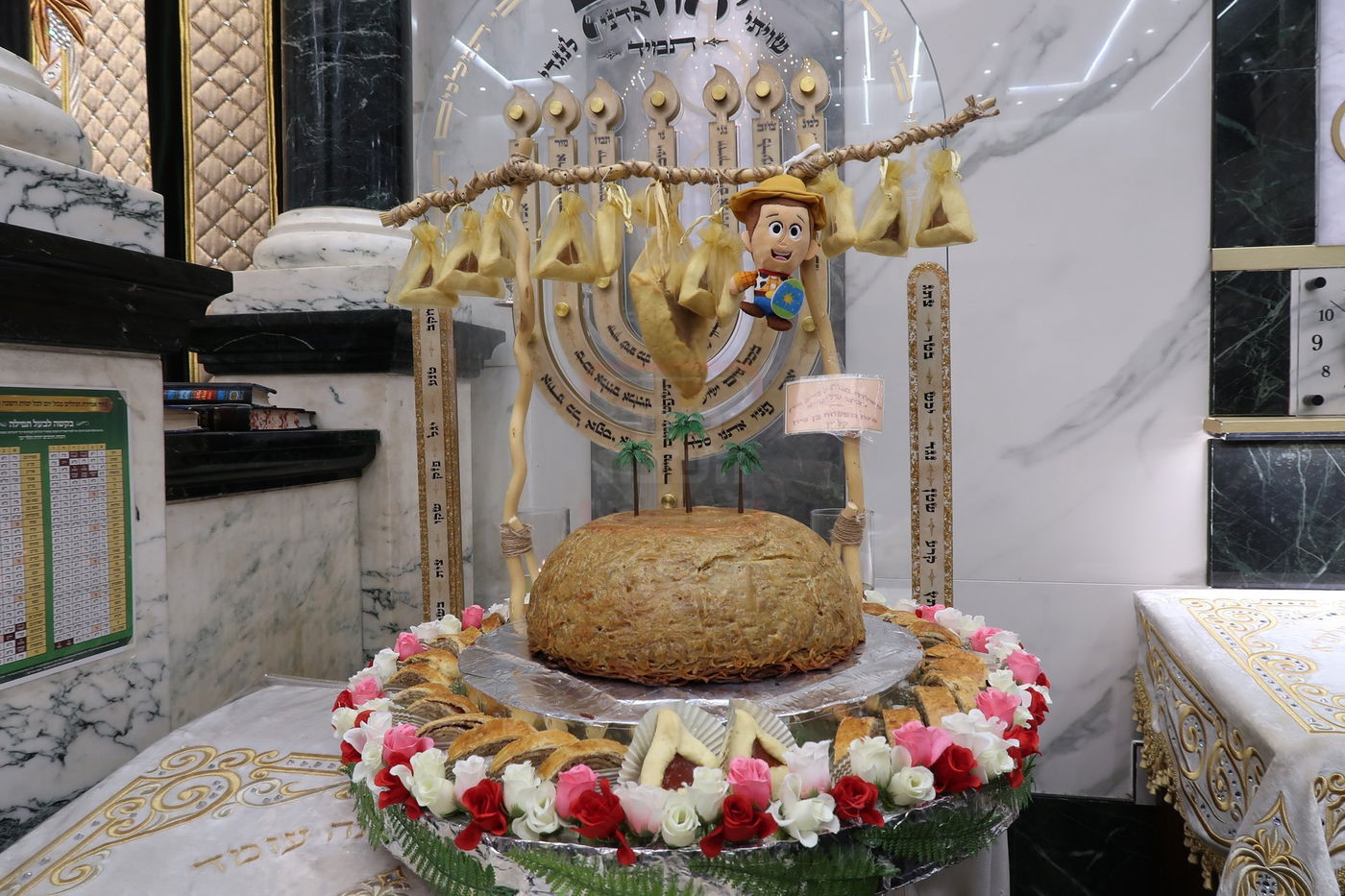 פורים בחצה"ק סאטמר