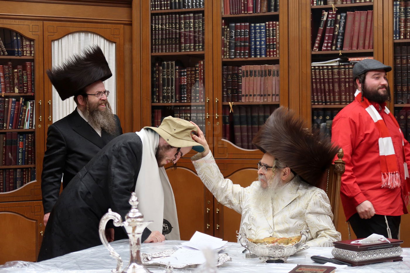 פורים בחצה"ק סאטמר