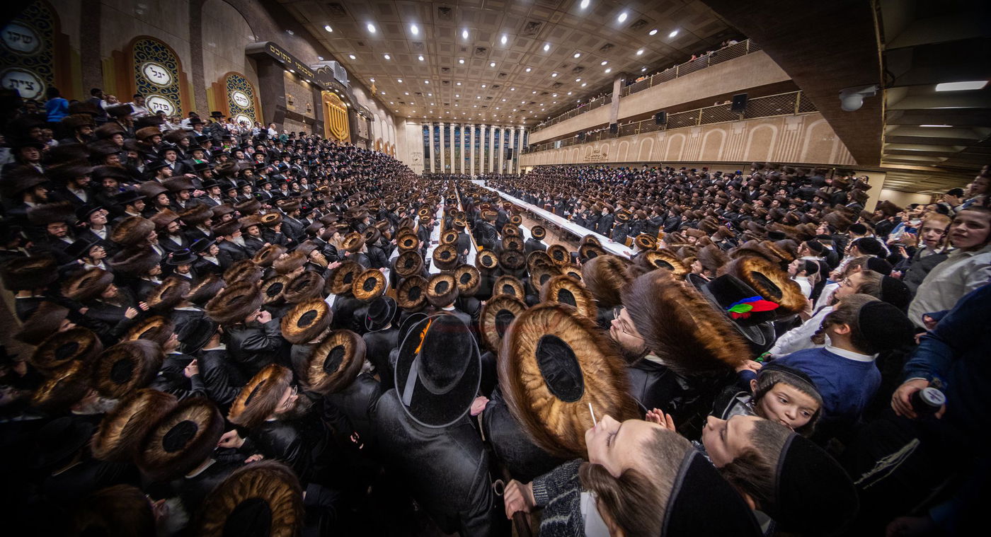פורים בחצה"ק באבוב