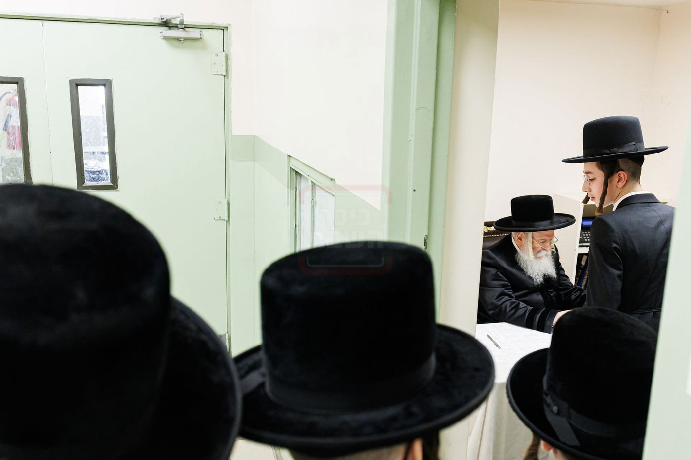 האדמו"ר מבאבוב בישיבת 'כרם שלמה'