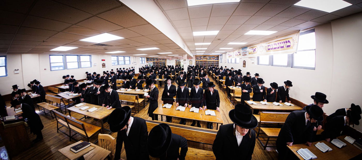 האדמו"ר מבאבוב בישיבת 'כרם שלמה'