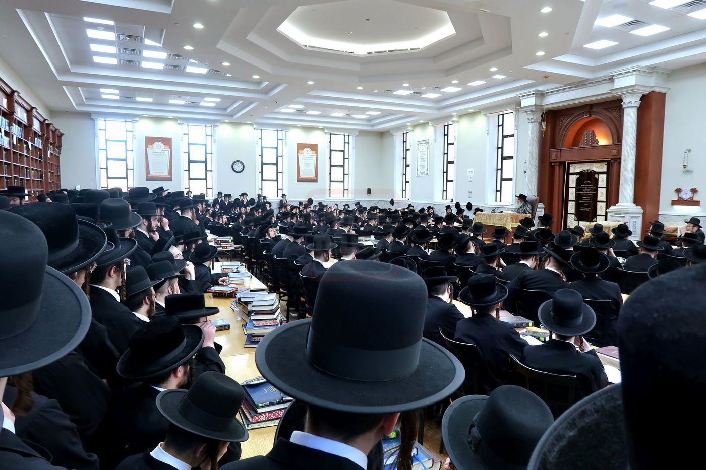 האדמו"ר מסאטמר בשיעור הכנה לדרשת שבת הגדול