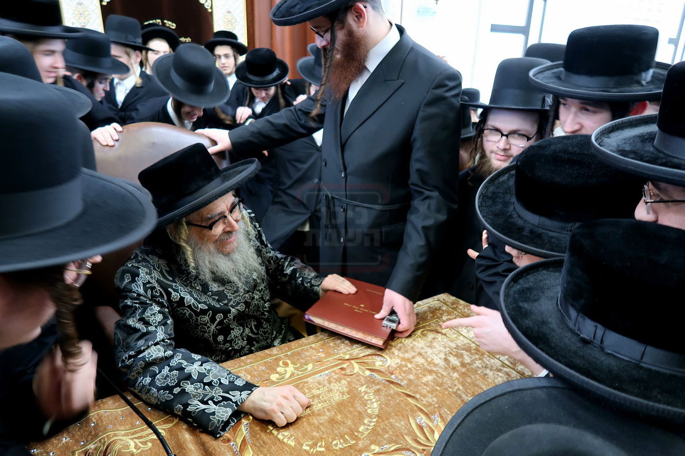 האדמו"ר מסאטמר בשיעור הכנה לדרשת שבת הגדול