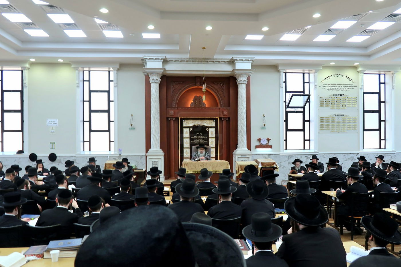 האדמו"ר מסאטמר בשיעור הכנה לדרשת שבת הגדול