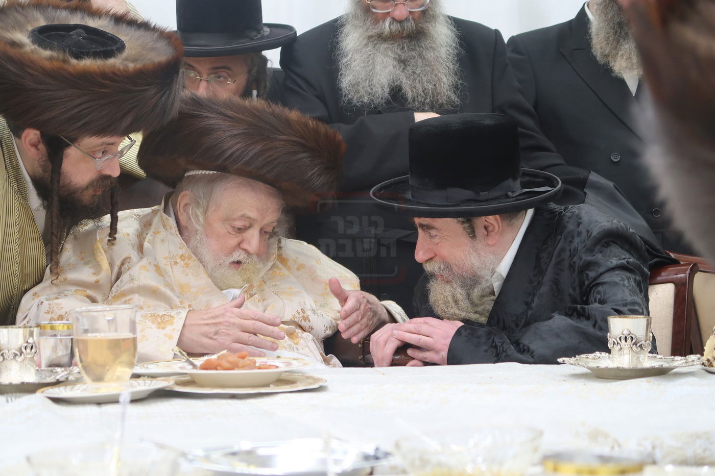 האדמו"ר מרחמסטריווקא בשמחת בית תולדות אברהם יצחק