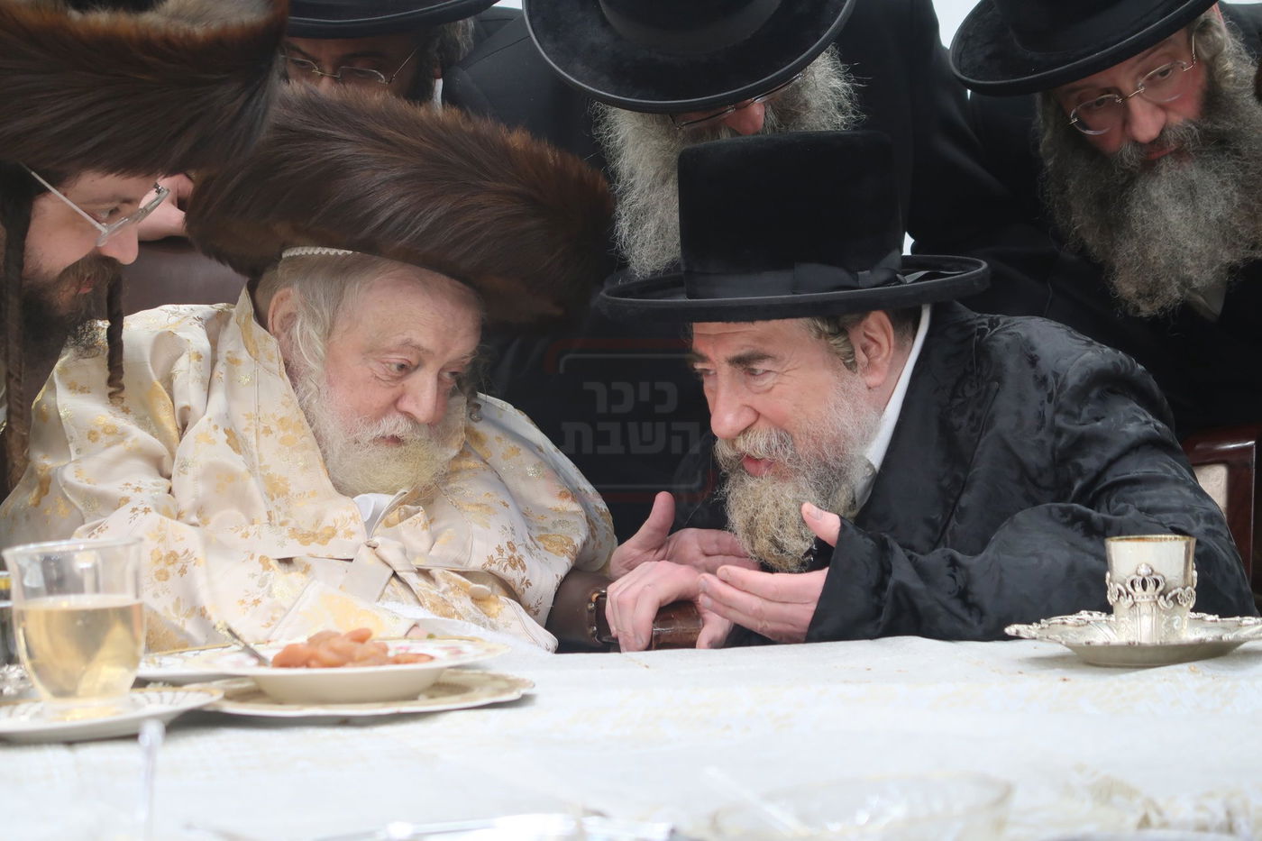 האדמו"ר מרחמסטריווקא בשמחת בית תולדות אברהם יצחק