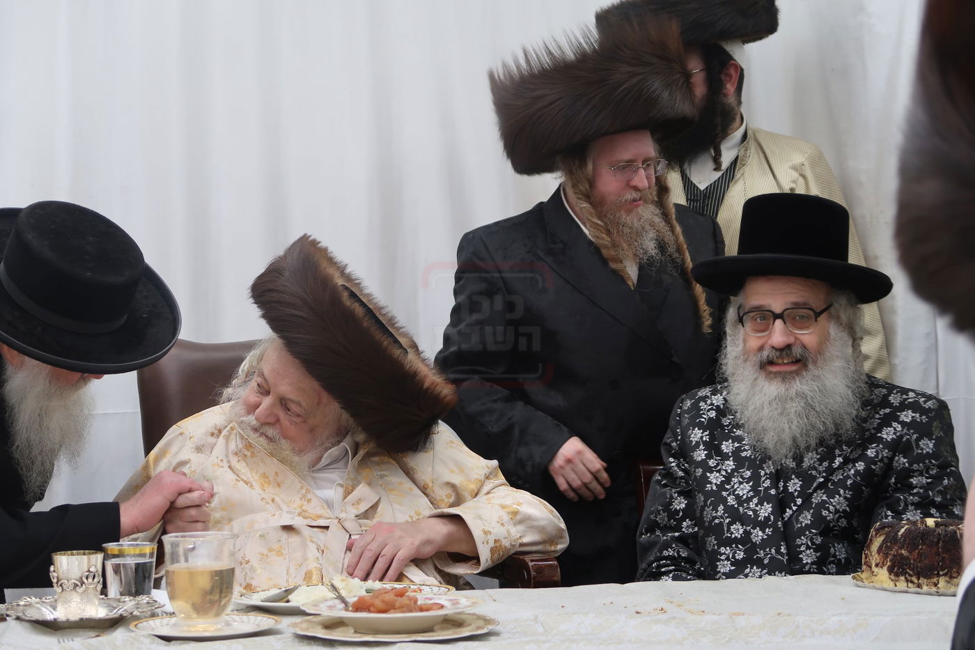 האדמו"ר מויז'ניץ בית שמש בשמחת בית תולדות אברהם יצחק