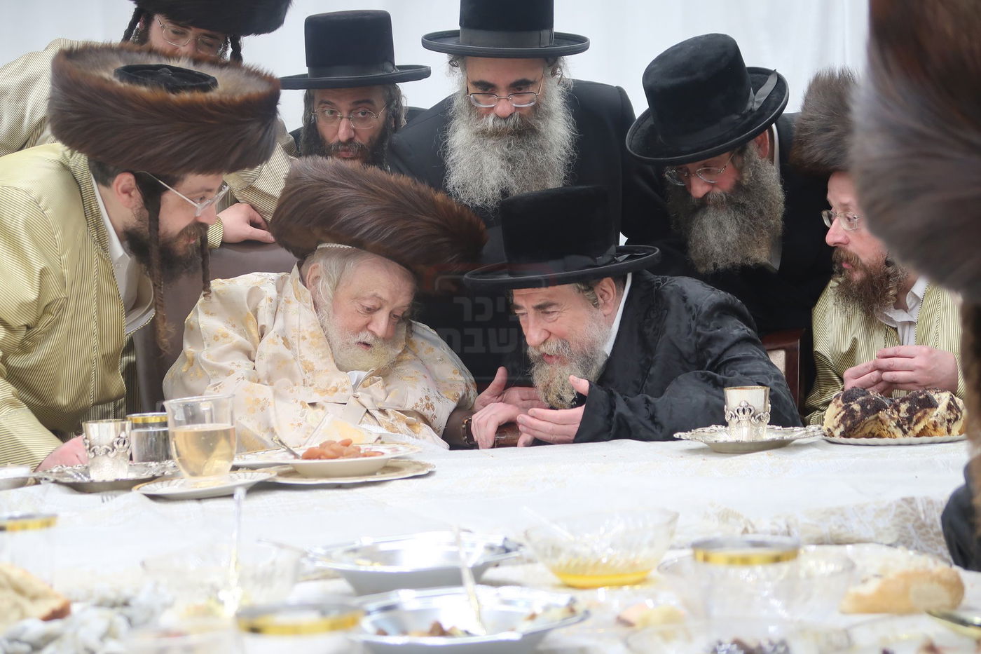 האדמו"ר מרחמסטריווקא בשמחת בית תולדות אברהם יצחק