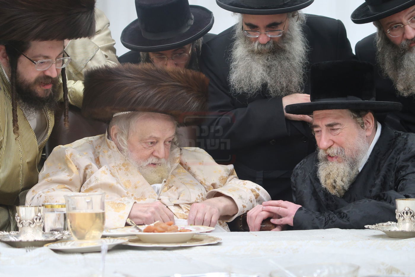 האדמו"ר מרחמסטריווקא בשמחת בית תולדות אברהם יצחק