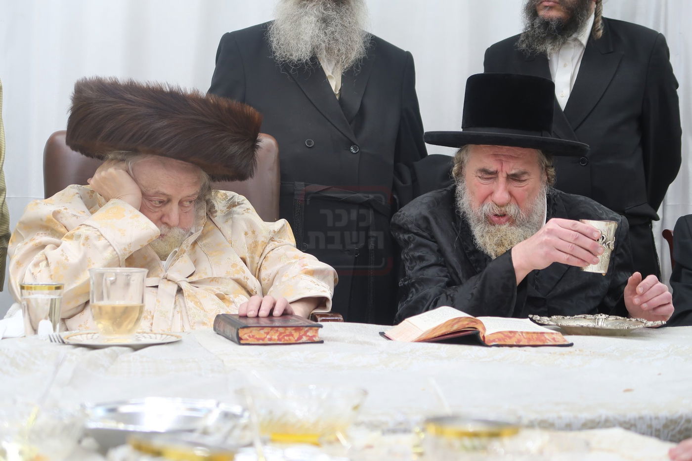 האדמו"ר מרחמסטריווקא בשמחת בית תולדות אברהם יצחק