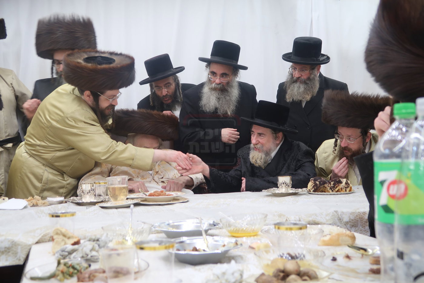 האדמו"ר מרחמסטריווקא בשמחת בית תולדות אברהם יצחק