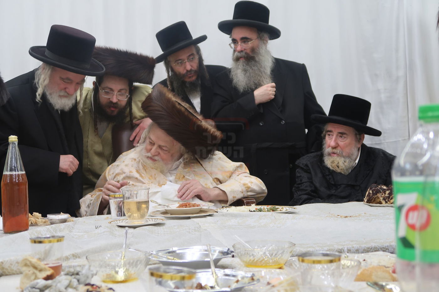 האדמו"ר מרחמסטריווקא בשמחת בית תולדות אברהם יצחק