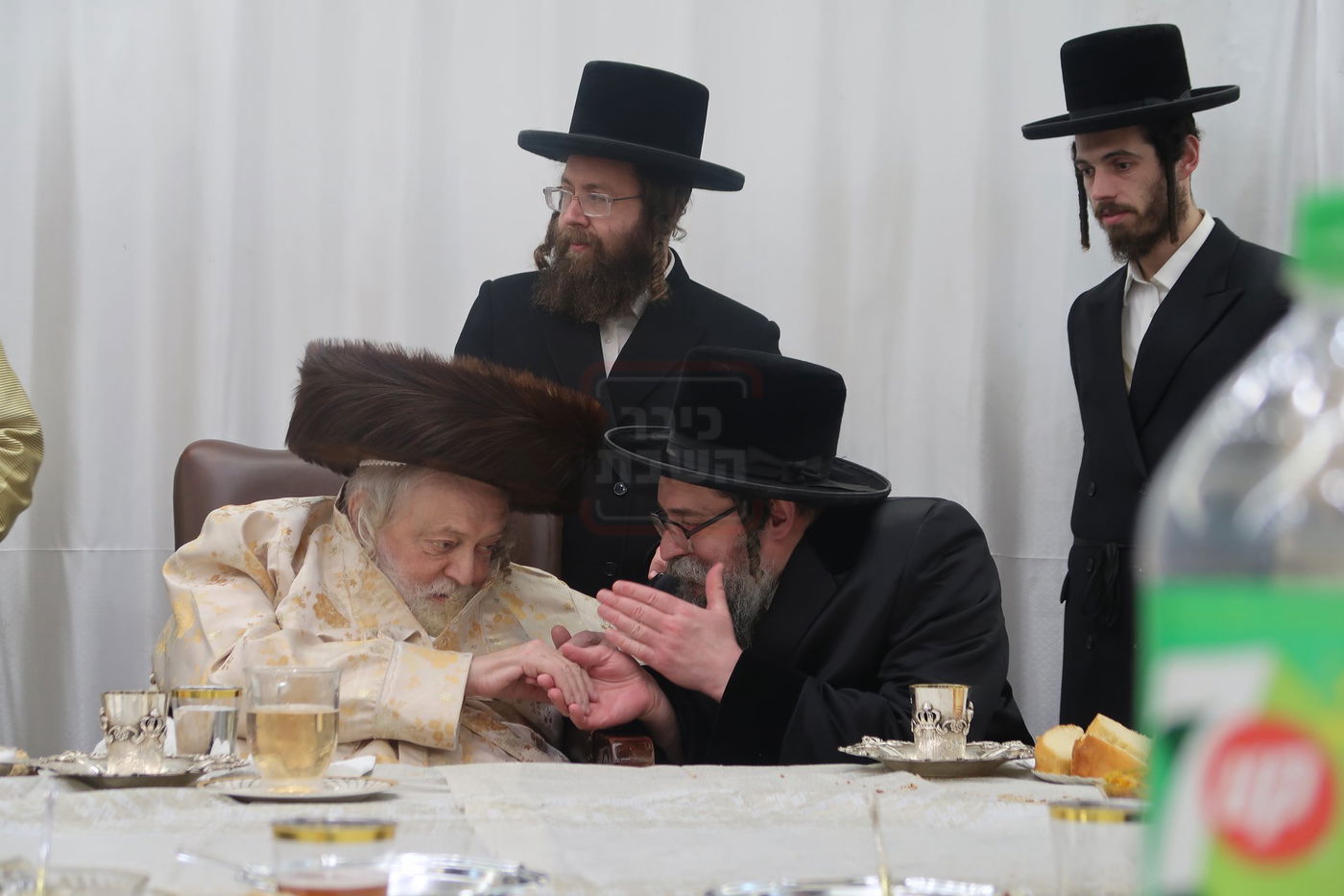 האדמו"ר מסקולען י-ם בשמחת בית תולדות אברהם יצחק