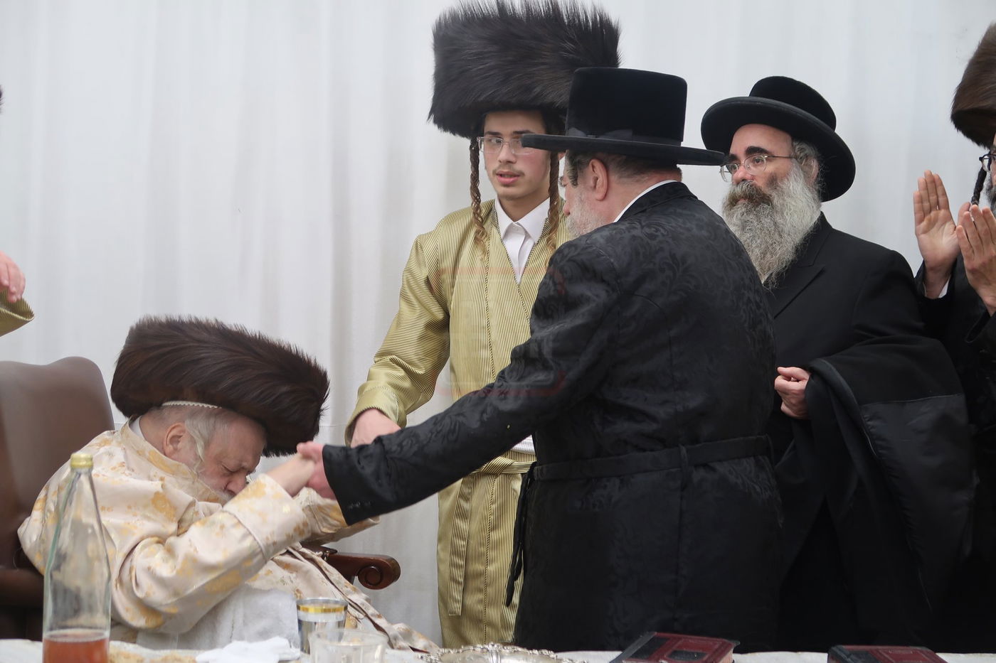 האדמו"ר מרחמסטריווקא בשמחת בית תולדות אברהם יצחק