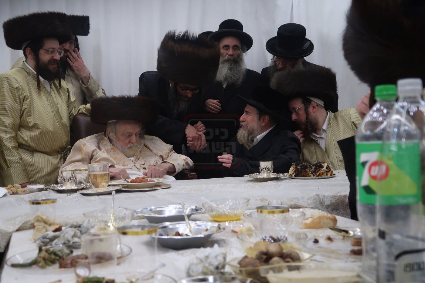 האדמו"ר מרחמסטריווקא בשמחת בית תולדות אברהם יצחק