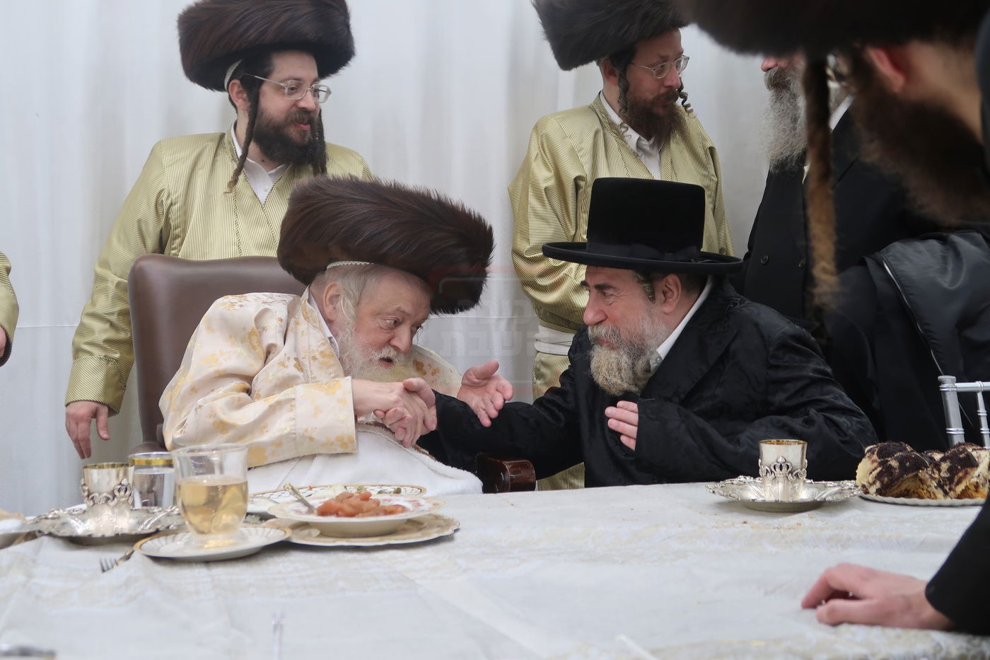 האדמו"ר מרחמסטריווקא בשמחת בית תולדות אברהם יצחק