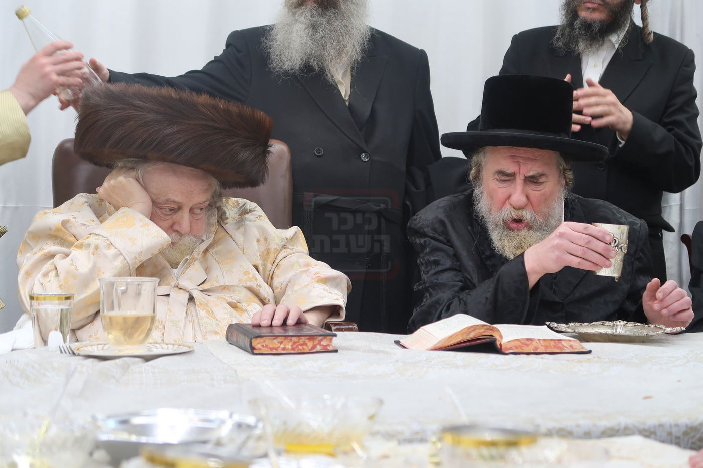 האדמו"ר מרחמסטריווקא בשמחת בית תולדות אברהם יצחק