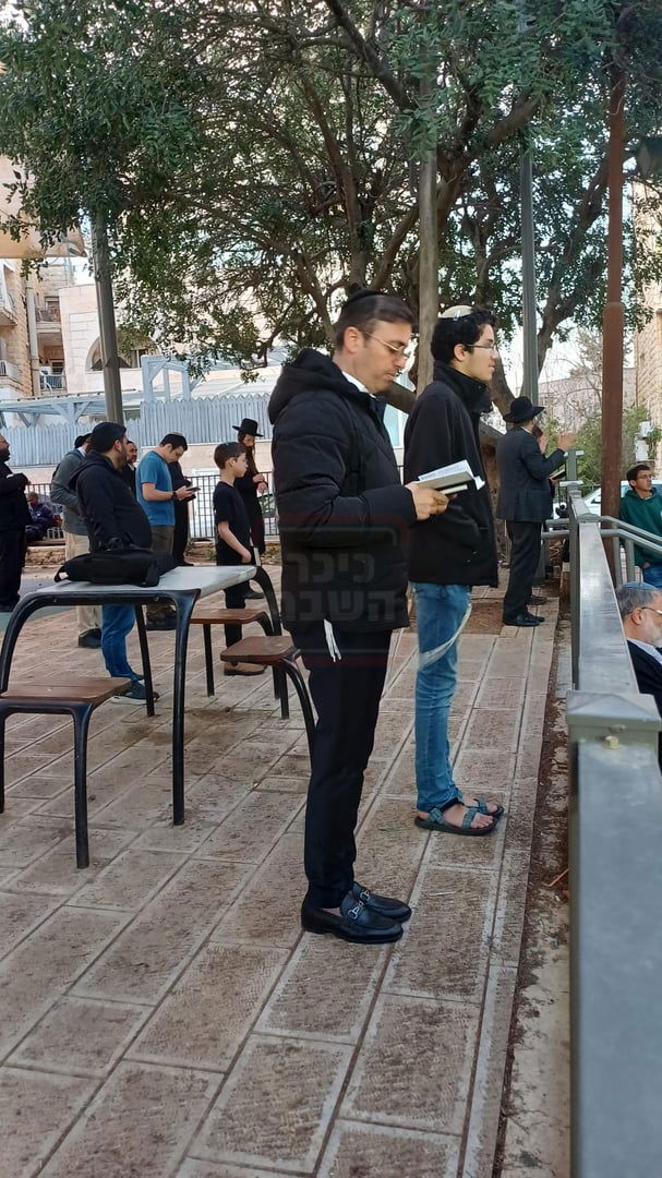 המסך שהביך את האדמו"ר | 'זופניק בכיכר' עם כל התמונות, הנייעס והחשיפות של השבוע