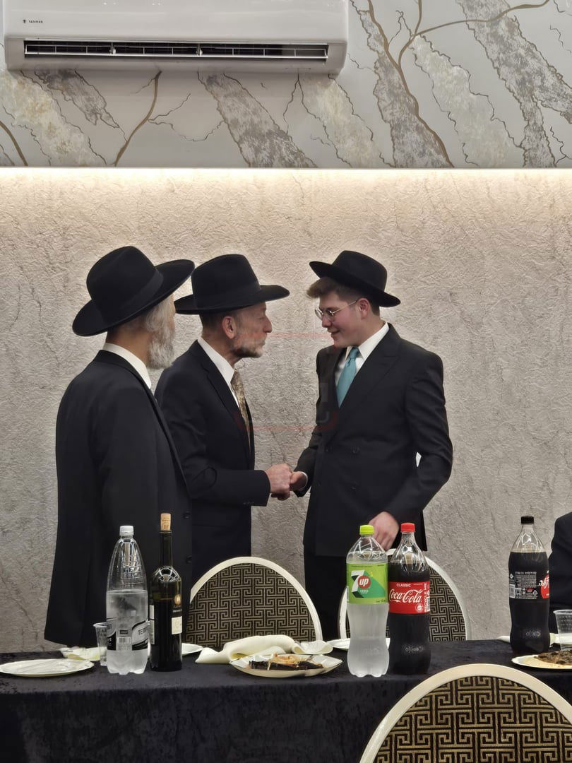 המסך שהביך את האדמו"ר | 'זופניק בכיכר' עם כל התמונות, הנייעס והחשיפות של השבוע