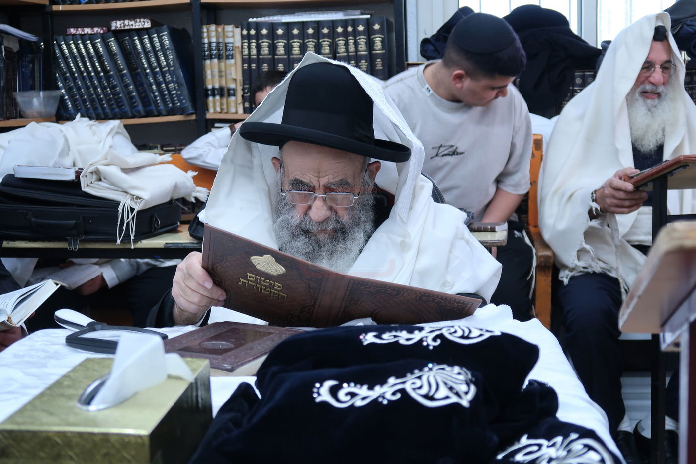 ר"ח ניסן אצל הגאון רבי משה צדקה