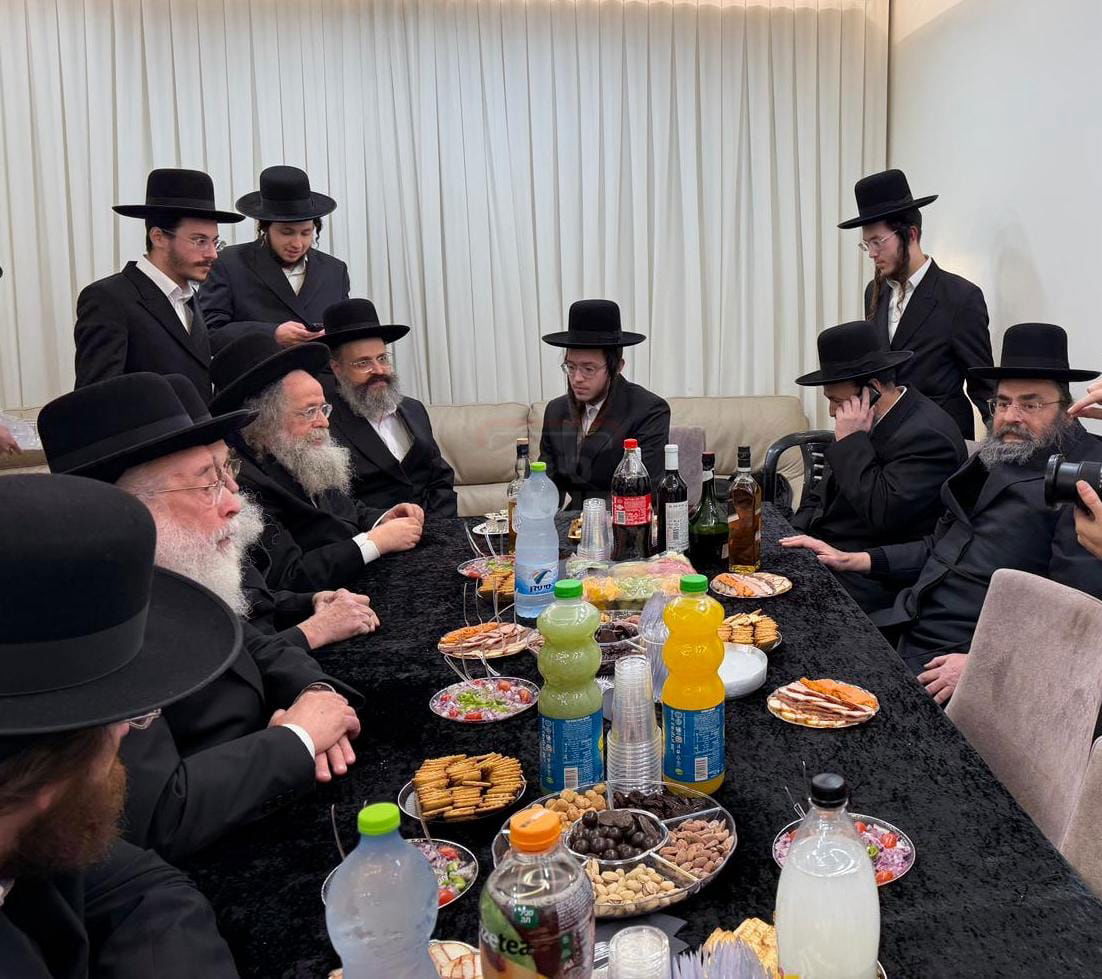 המסך שהביך את האדמו"ר | 'זופניק בכיכר' עם כל התמונות, הנייעס והחשיפות של השבוע